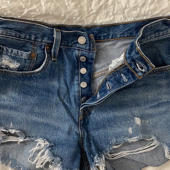 NWOT LEVIS 501 Denim Shorts - Picture 5 of 6